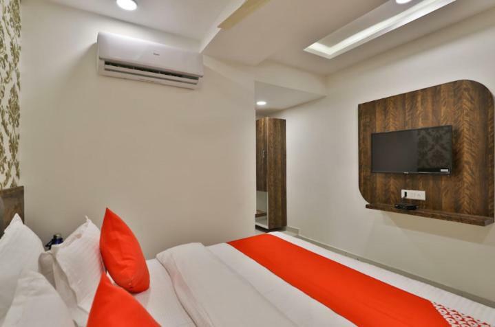 Hotel Pathik Villa Ahmedabad Exterior foto